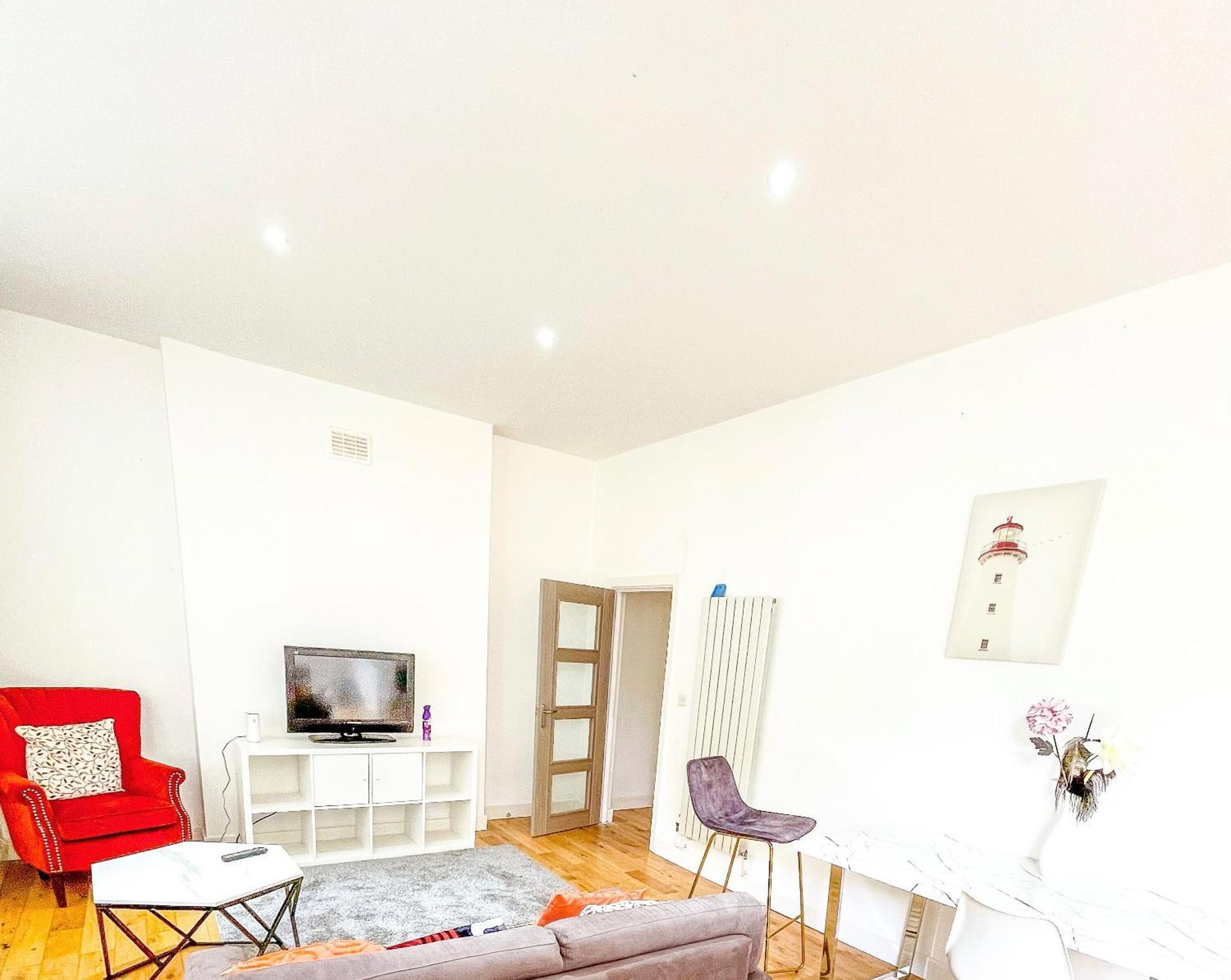 2-bed In Herbert Road * Londra
